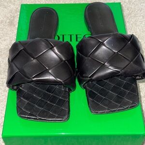 Bottega Veneta Black Women's Lido Slide Sandals